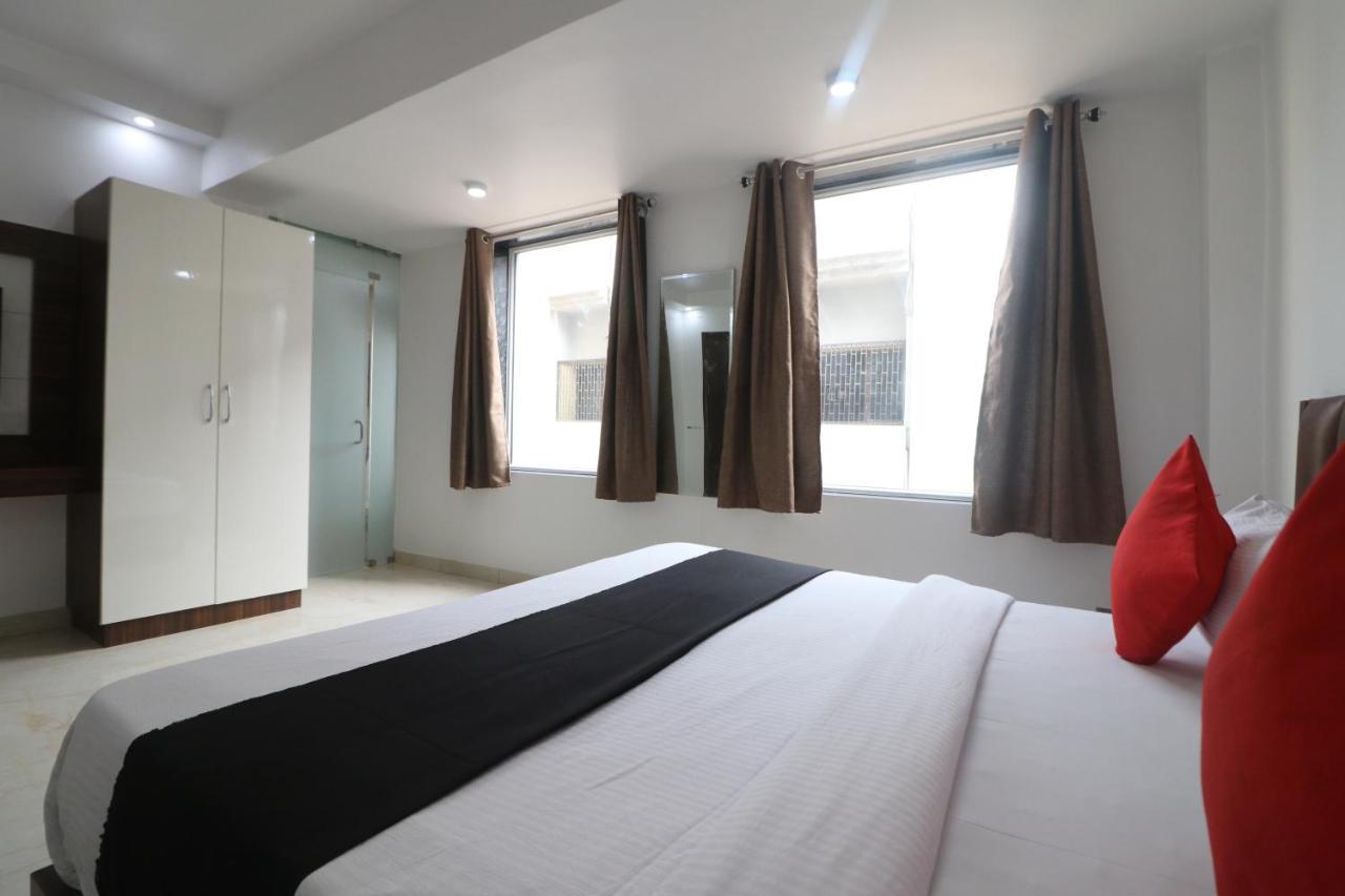 Hotel King Plaza 뉴델리 외부 사진