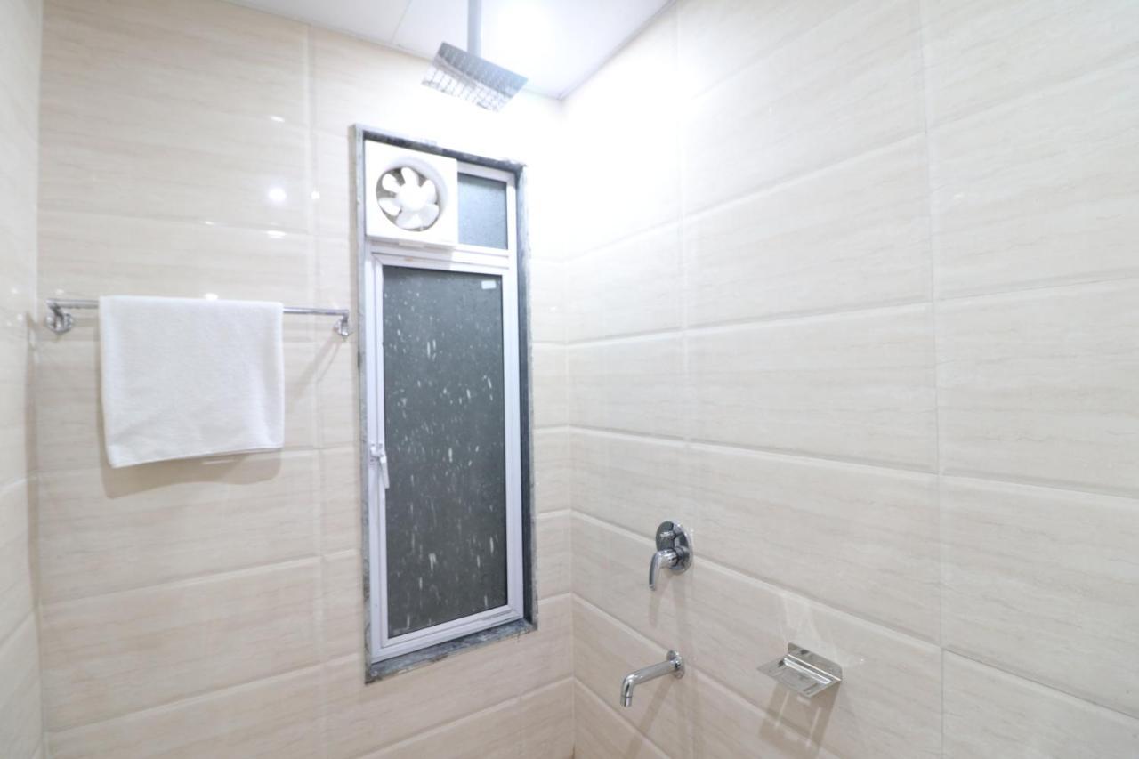 Hotel King Plaza 뉴델리 외부 사진